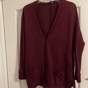 American Eagle cardigan, size small! Open to any offer 🌟